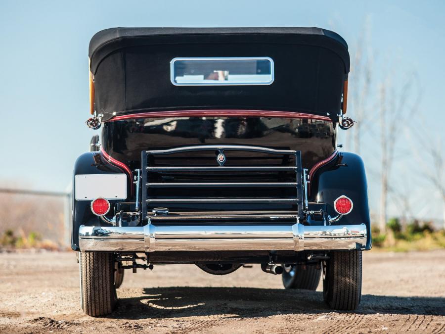  Packard Deluxe Eight Sport Phaeton 1932 года  (фото 5 из 9)